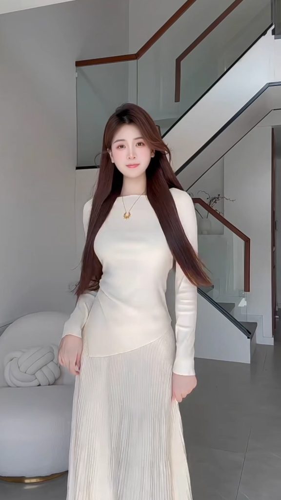 Minimalist Elegant Gentle Two-Piece Knit Set for Women Fall 2025 New Style Temperament Top and Skirt Old Money Style Two-Piece Set