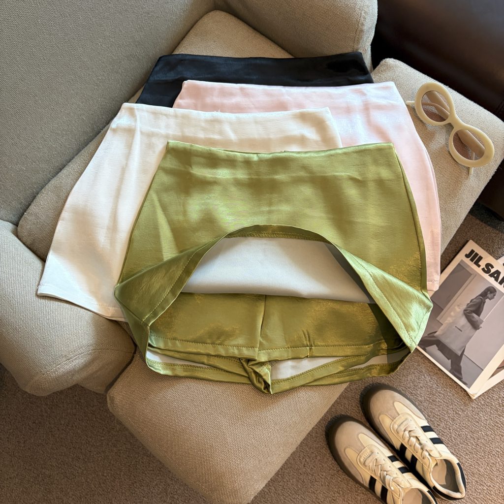 New Solid Color Casual Slimming Anti-Exposure Satin Lace Glossy Skirt