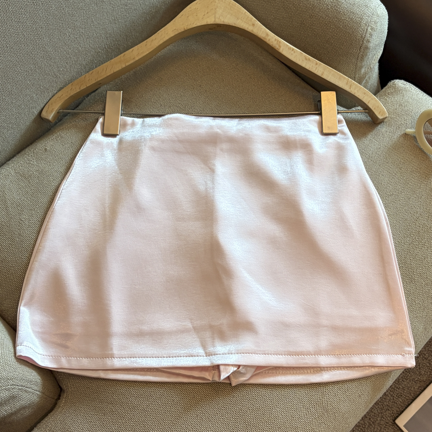 New Solid Color Casual Slimming Anti-Exposure Satin Lace Glossy Skirt - Image 3