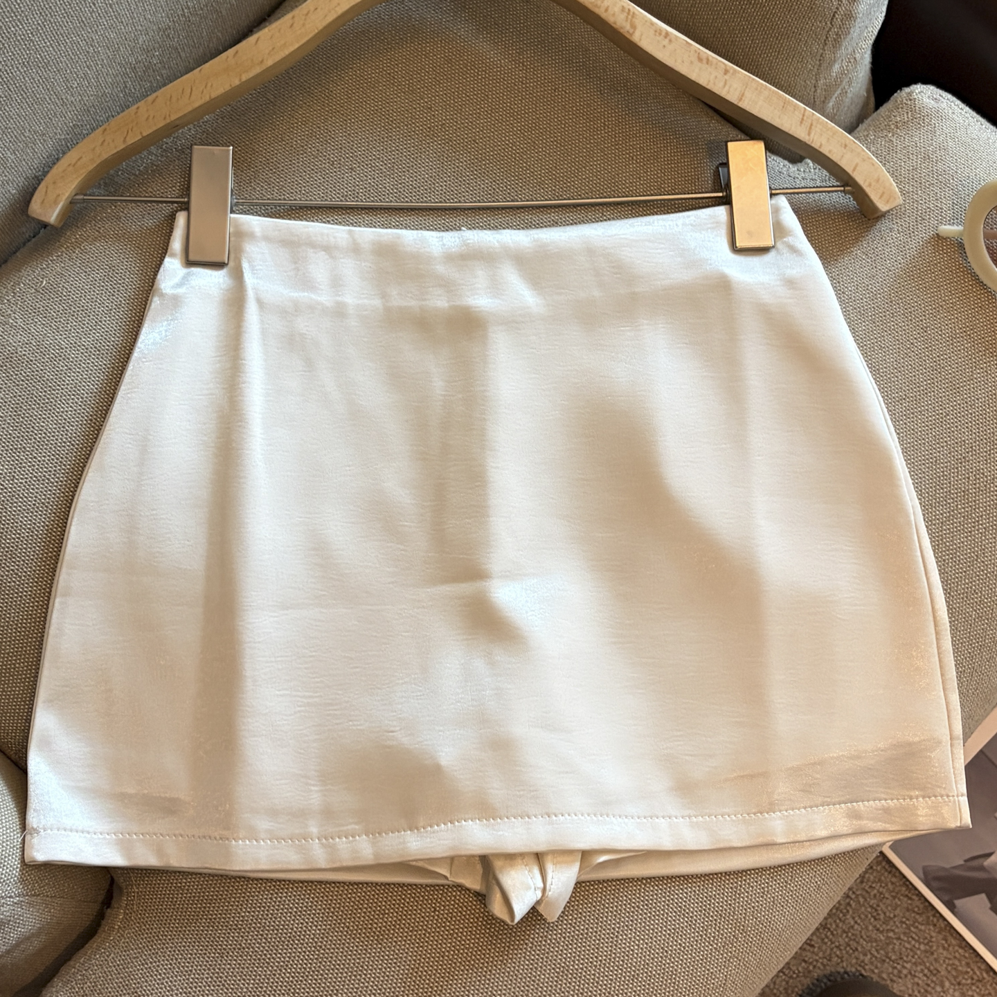 New Solid Color Casual Slimming Anti-Exposure Satin Lace Glossy Skirt - Image 4