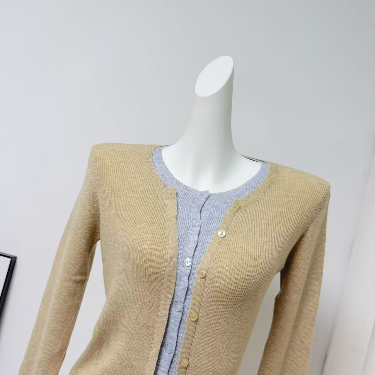 Women's Color Block Faux Two Piece Knit Cardigan Top - Image 4