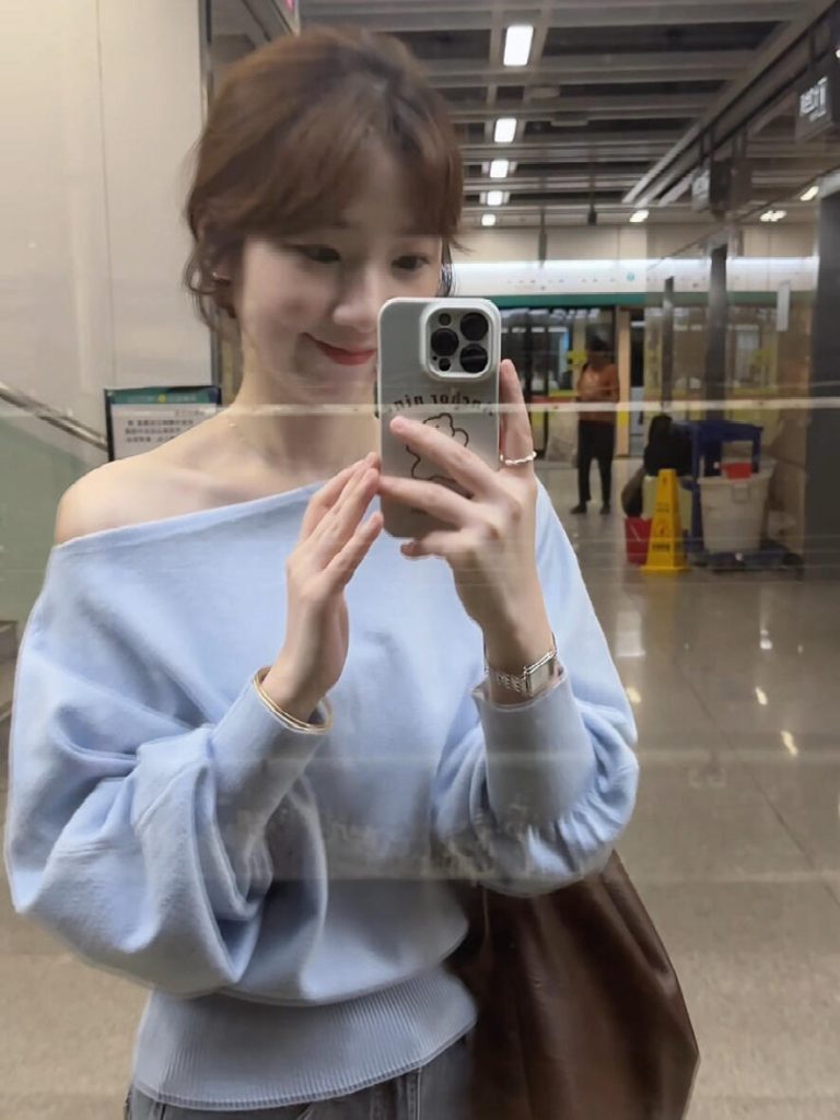 French Light Blue Off-Shoulder Knit Long-Sleeve Top for Women Spring Lightweight Layering Piece