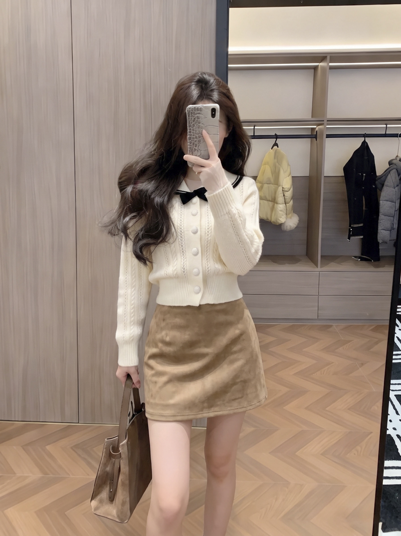 2026 Autumn Winter Minimalist Solid Suede Skirt Shorts A-Line Short Skirt - Image 4