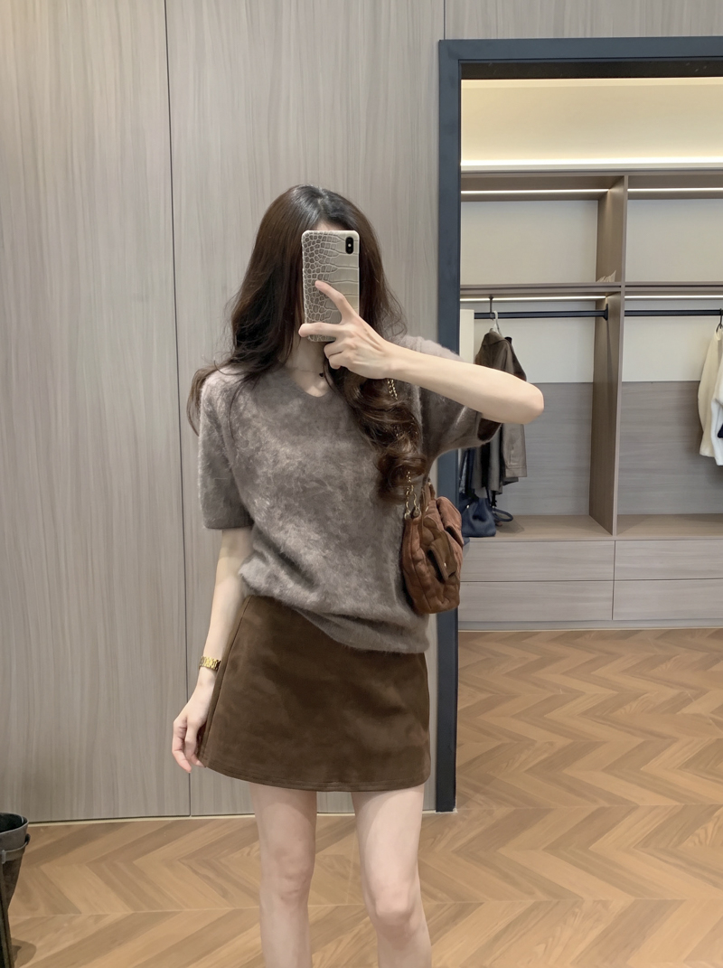 2026 Autumn Winter Minimalist Solid Suede Skirt Shorts A-Line Short Skirt - Image 3