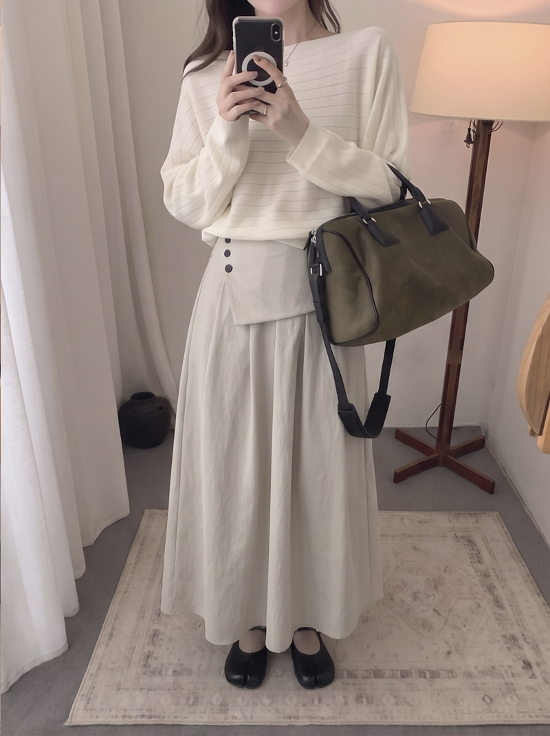 2026 Early Autumn Korean Style High Waist A-Line Midi Skirt with Button Trim and Flared Hem - Style bd02a4 - Image 2